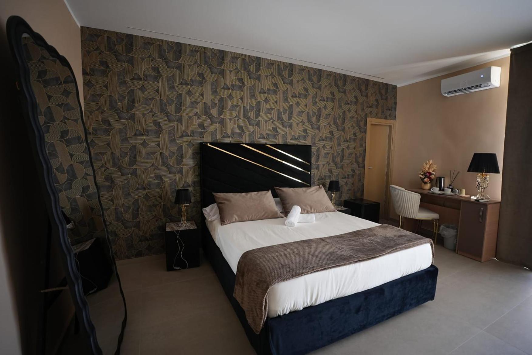 B&B Suites&Rooms Piazza Dei Martiri Катания Экстерьер фото