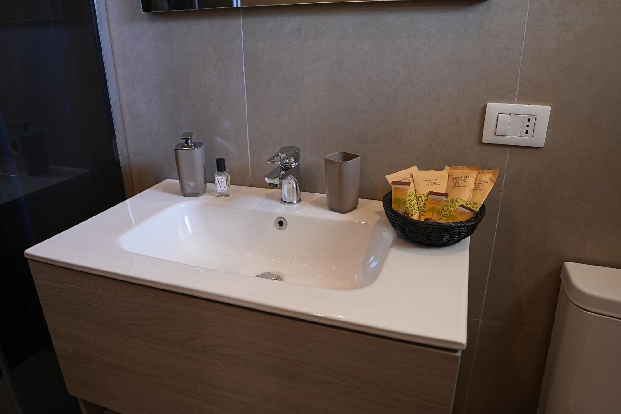 B&B Suites&Rooms Piazza Dei Martiri Катания Экстерьер фото